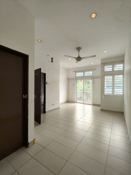 2-storey Terraced House for Sale in Sungai Merab (Dengkil) - Mohd Rafiee - Living Room - PropertyGuru.com.my
