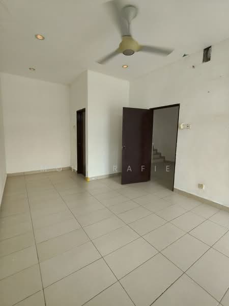 2-storey Terraced House for Sale in Sungai Merab (Dengkil) - Mohd Rafiee - Living Room - PropertyGuru.com.my