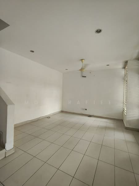 2-storey Terraced House for Sale in Sungai Merab (Dengkil) - Mohd Rafiee - Living Room - PropertyGuru.com.my