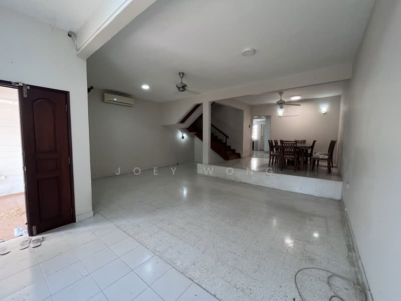 Rumah Teres 2-Tingkat untuk Disewa di Damansara Jaya (Petaling Jaya) - Joey Wong - Living Room - PropertyGuru.com.my