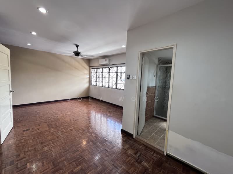 Rumah Teres 2-Tingkat untuk Disewa di Damansara Jaya (Petaling Jaya) - Joey Wong - Living Room - PropertyGuru.com.my