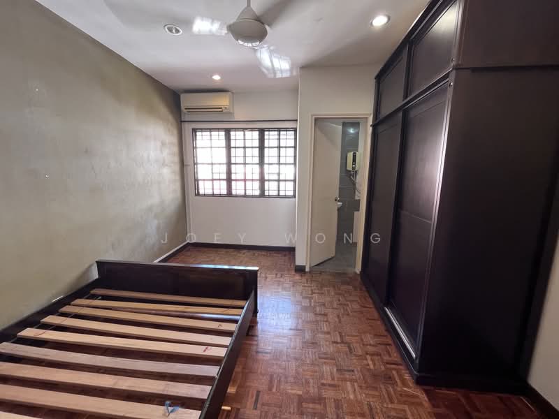 Rumah Teres 2-Tingkat untuk Disewa di Damansara Jaya (Petaling Jaya) - Joey Wong - Bedroom - PropertyGuru.com.my