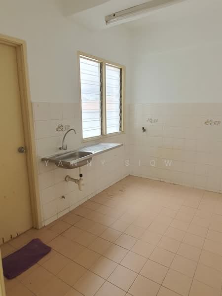 Kondominium untuk Dijual di Sri Pelangi Condominiums - Yanny Siow - Kitchen - PropertyGuru.com.my