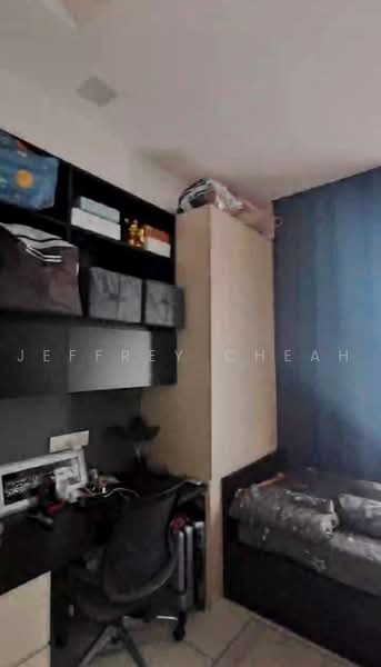 Kediaman Servis untuk Dijual di Uptown Residences - Jeffrey Cheah - Bedroom - PropertyGuru.com.my