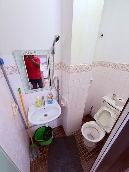 2-storey Terraced House for Rent in SS18 (Subang Jaya) - Joey Wong - Bathroom - PropertyGuru.com.my