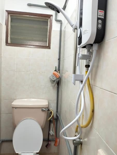 Rumah Teres 2-Tingkat untuk Disewa di Usj 11 (Subang Jaya) - Lydia Loo - Bathroom - PropertyGuru.com.my
