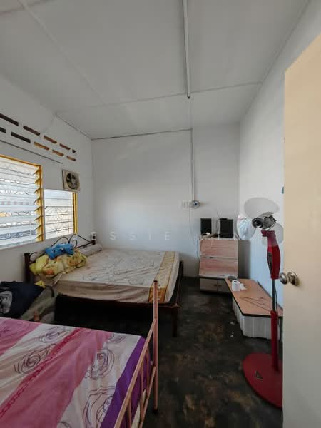 1-storey Terraced House for Sale in Sungai Besi (Kuala Lumpur) - Jessie Lin - Bedroom - PropertyGuru.com.my