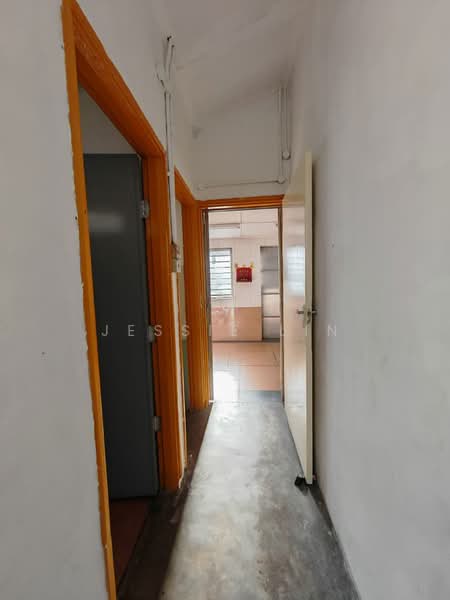 1-storey Terraced House for Sale in Sungai Besi (Kuala Lumpur) - Jessie Lin - Corridor - PropertyGuru.com.my
