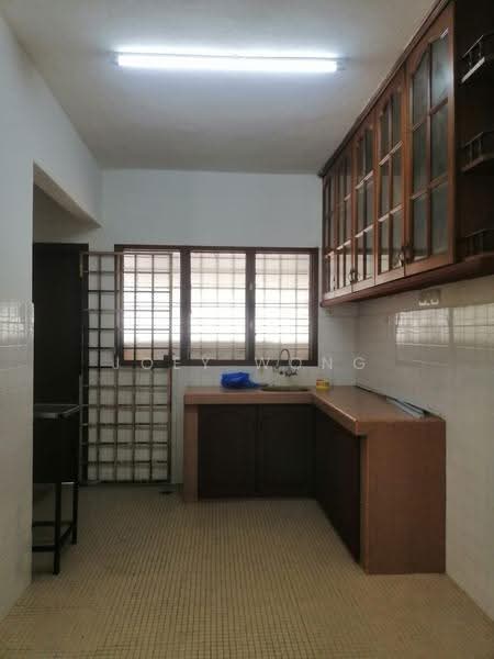 Rumah Teres 2-Tingkat untuk Disewa di Taman Muhibbah (Seri Kembangan) - Joey Wong - Kitchen - PropertyGuru.com.my