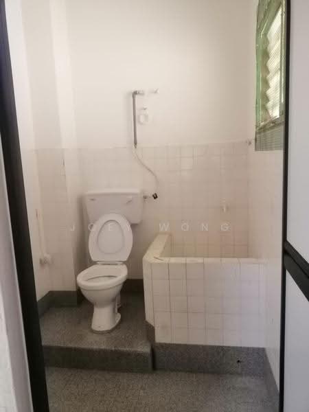 Rumah Teres 2-Tingkat untuk Disewa di Taman Muhibbah (Seri Kembangan) - Joey Wong - Bathroom - PropertyGuru.com.my