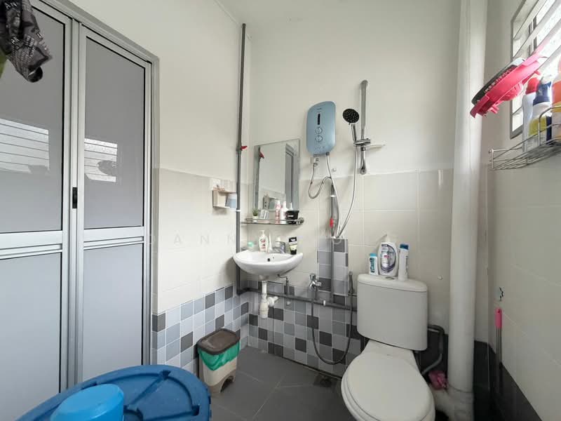 2-storey Terraced House for Sale in Rawang Perdana 1 (Rawang) - Danny Wong - Bathroom - PropertyGuru.com.my
