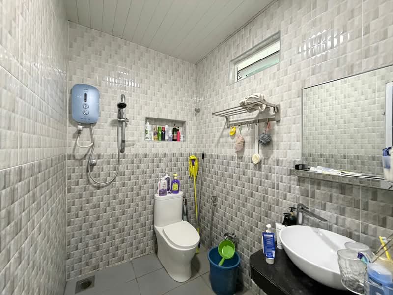 2-storey Terraced House for Sale in Rawang Perdana 1 (Rawang) - Danny Wong - Bathroom - PropertyGuru.com.my