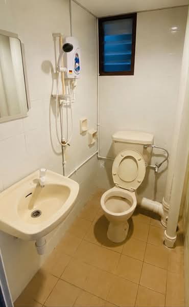 Condominium for Rent at Lakeside Tower - Kaze Kang - PropertyGuru.com.my