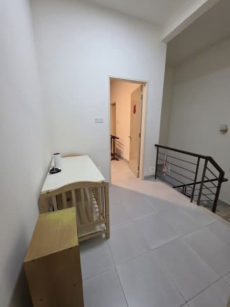 Rumah Teres 2-Tingkat untuk Disewa di Bandar Seri Coalfields (Sungai Buloh) - Lucas Loh - Corridor - PropertyGuru.com.my