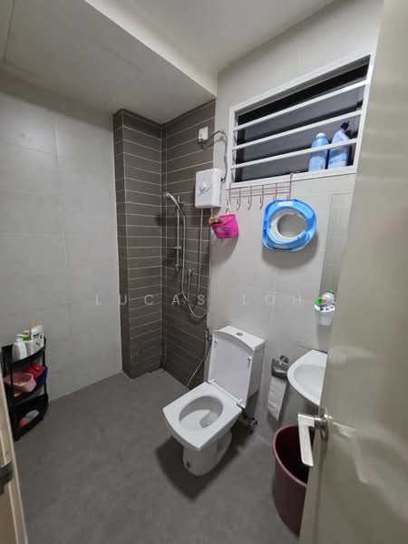 Rumah Teres 2-Tingkat untuk Disewa di Bandar Seri Coalfields (Sungai Buloh) - Lucas Loh - Bathroom - PropertyGuru.com.my