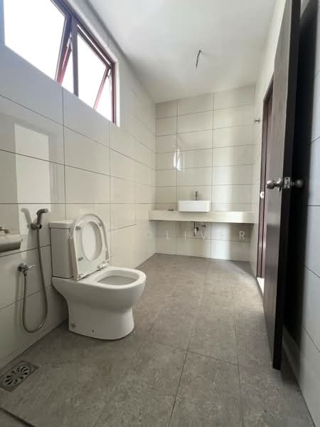 Rumah Teres 2-Tingkat untuk Dijual di Bandar Kinrara Seksyen 1 (Bandar Kinrara) - Mak Oliver - Bathroom - PropertyGuru.com.my