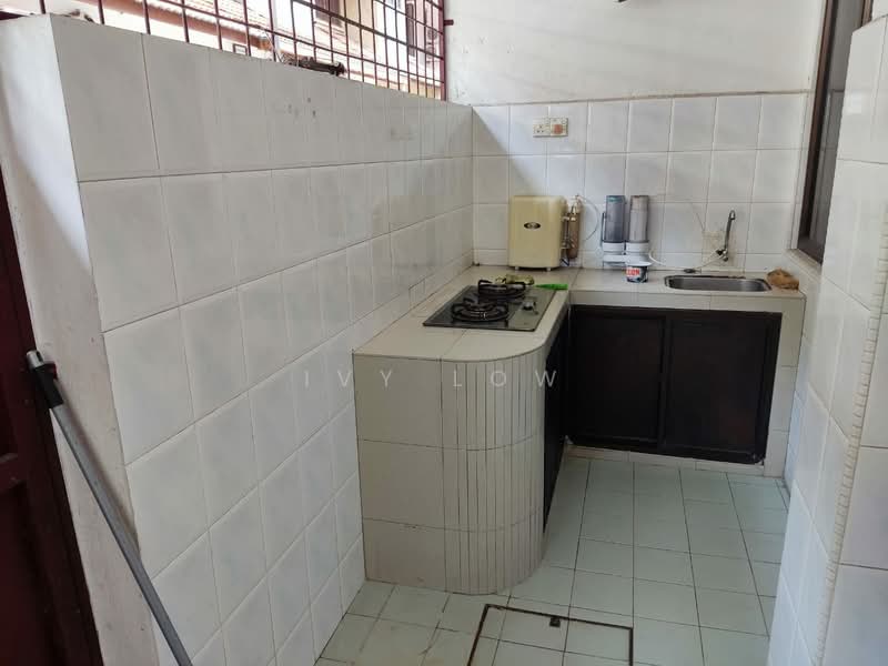 2-storey Terraced House for Rent in Taman Suria (Johor Bahru) - Ivy Low - Kitchen - PropertyGuru.com.my