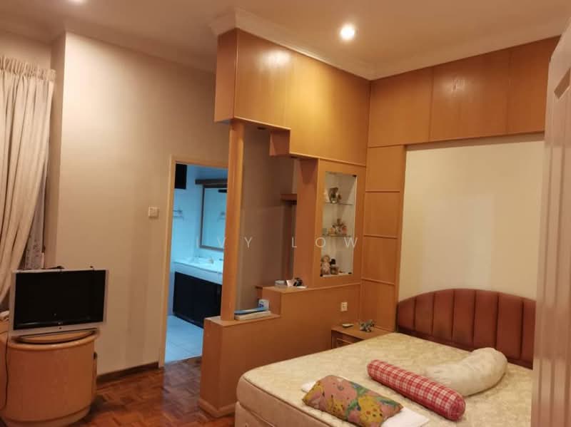 2-storey Terraced House for Rent in Taman Suria (Johor Bahru) - Ivy Low - Bedroom - PropertyGuru.com.my