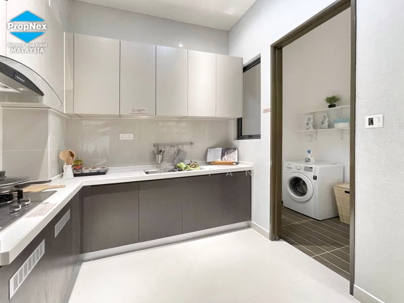 Kondominium untuk Dijual di Bay Point @ Country Garden Danga Bay - Eve Fan - Kitchen - PropertyGuru.com.my