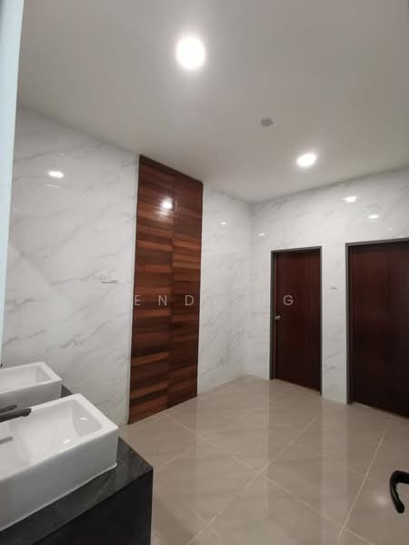 Kilang untuk Dijual di Bandar Baru Puncak Alam (Puncak Alam) - Wendy Ng - Bathroom - PropertyGuru.com.my