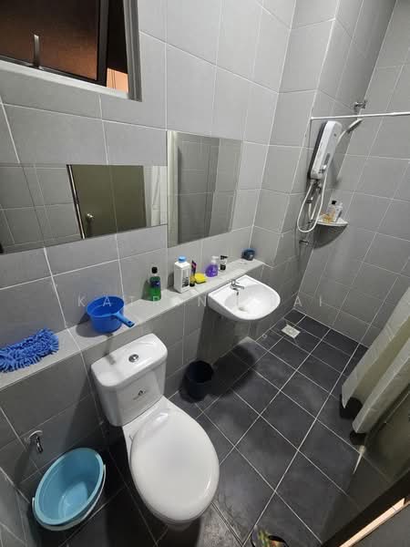 Pangsapuri untuk Disewa di Idaman Abadi - Katrina Lai - Bathroom - PropertyGuru.com.my