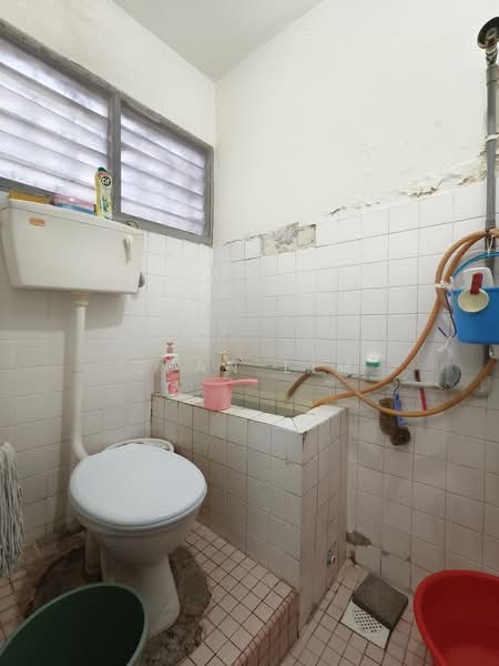 Rumah Teres 2-Tingkat untuk Dijual di Taman Putra (Ampang) - Sean Lim - Bathroom - PropertyGuru.com.my