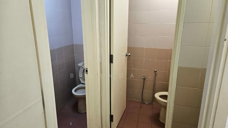 Pejabat untuk Disewa di KL City Centre (Kuala Lumpur) - Belinda . - Bathroom - PropertyGuru.com.my