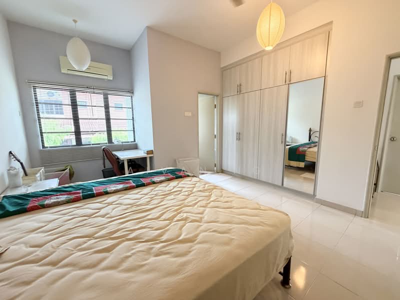Rumah Berkembar untuk Dijual di Taman Vista Mutiara (Bandar Sungai Long) - Aivan Ng - Bedroom - PropertyGuru.com.my