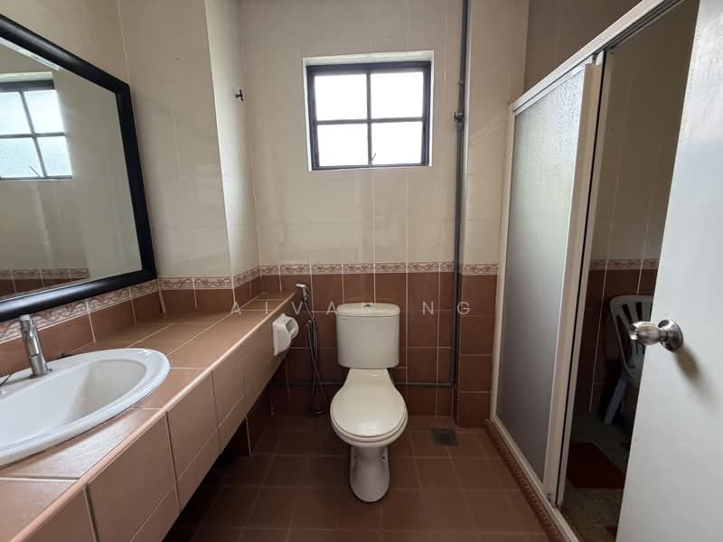 Rumah Berkembar untuk Dijual di Taman Vista Mutiara (Bandar Sungai Long) - Aivan Ng - Bathroom - PropertyGuru.com.my