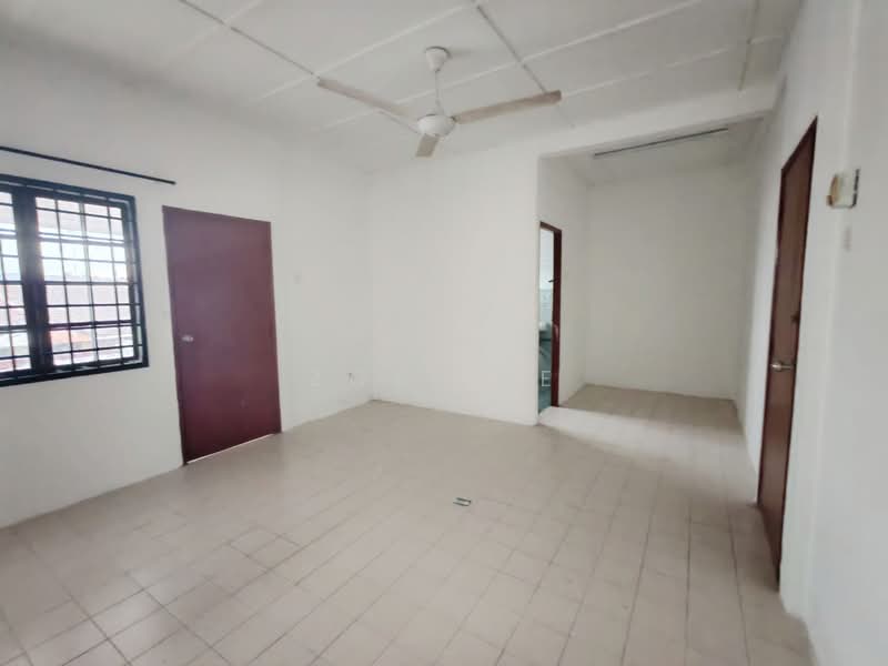 2-storey Terraced House for Sale in Taman Putri Kulai (Kulai) - Zoe Lee - PropertyGuru.com.my