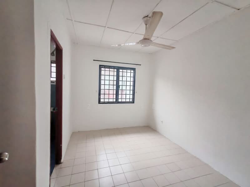 2-storey Terraced House for Sale in Taman Putri Kulai (Kulai) - Zoe Lee - PropertyGuru.com.my