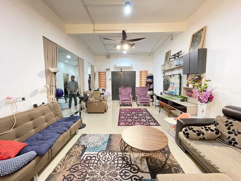 Rumah Teres 1-Tingkat untuk Dijual di Shah Alam (Selangor) - Ziana Najib - Living Room - PropertyGuru.com.my