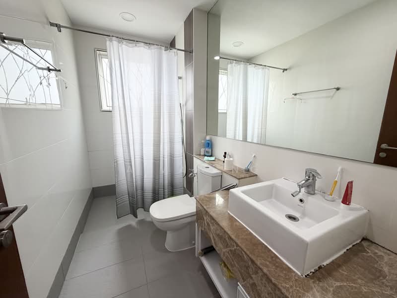 Rumah Teres 3-Tingkat untuk Dijual di Taman Taming Indah 2 (Bandar Sungai Long) - Aivan Ng - Bathroom - PropertyGuru.com.my
