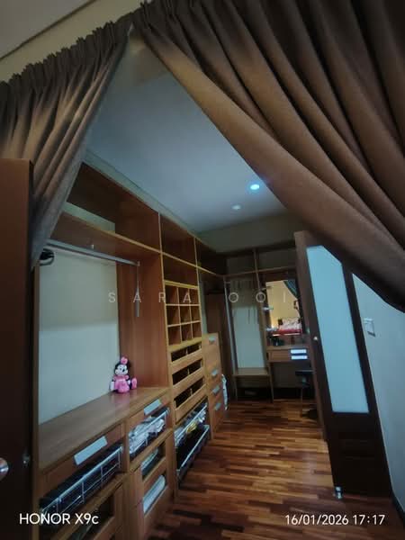 Rumah Berkembar untuk Dijual di Glenmarie Cove (Klang) - Sara Ooi - Walk in Closet - PropertyGuru.com.my