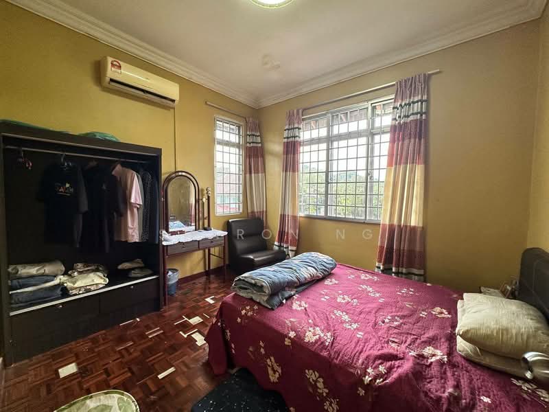 Rumah Berkembar untuk Dijual di Taman Bukit Kempas (Tampoi) - Sharon Ng - Bedroom - PropertyGuru.com.my