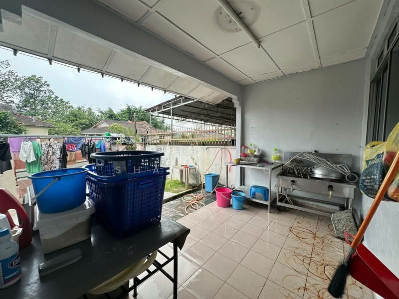Rumah Berkembar untuk Dijual di Taman Bukit Kempas (Tampoi) - Sharon Ng - Exterior - PropertyGuru.com.my