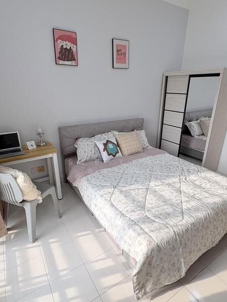 Condominium for Rent at Residensi Laguna (Sunway Belvedere) - Sze Yan Shim - Balcony (Female) - PropertyGuru.com.my