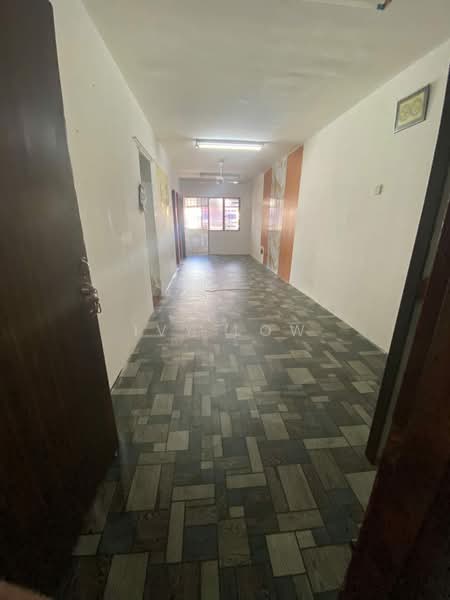 Rumah Flat untuk Dijual di Flat Tasek 64 - Ivy Low - Corridor - PropertyGuru.com.my