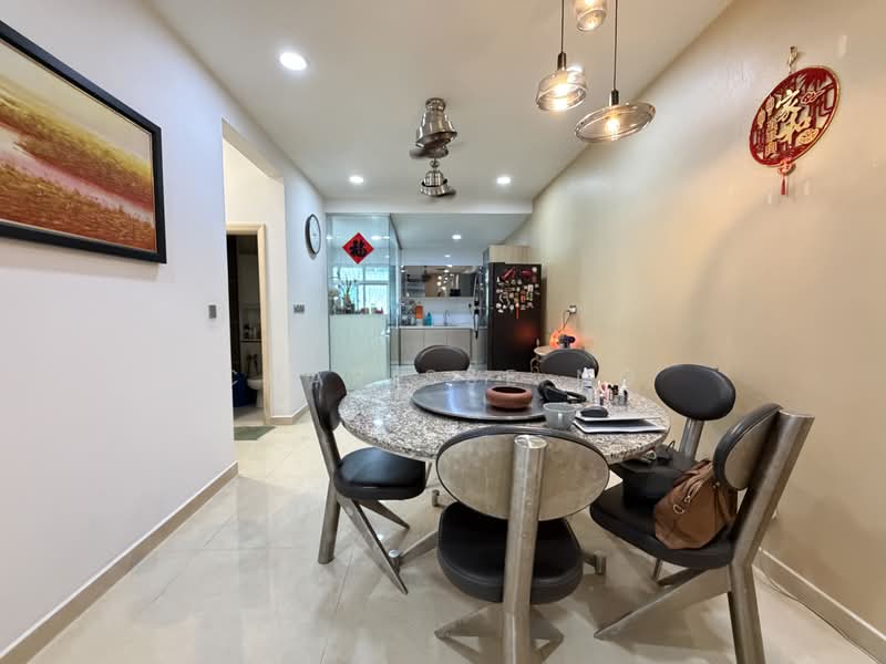 Rumah Teres 3-Tingkat untuk Dijual di Taman Taming Indah 2 (Bandar Sungai Long) - Charisse Ng - Dining Room - PropertyGuru.com.my