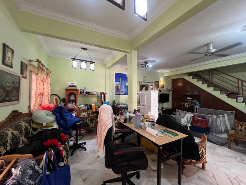 2-storey Terraced House for Sale in Taman TTDI Jaya (Shah Alam) - AZMAN ZAKARIA - Living Room - PropertyGuru.com.my