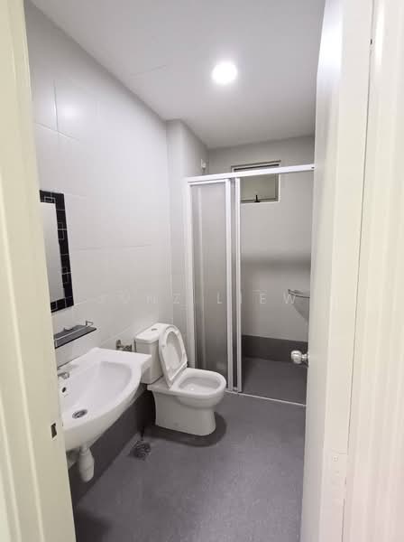 Kediaman Servis untuk Dijual di Meridin Bayvue Serviced Apartment - Junz Liew - PropertyGuru.com.my