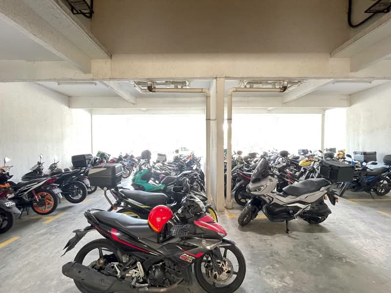 Pangsapuri untuk Dijual di PANGSAPURI IRINA - Ziana Najib - Car Park - PropertyGuru.com.my
