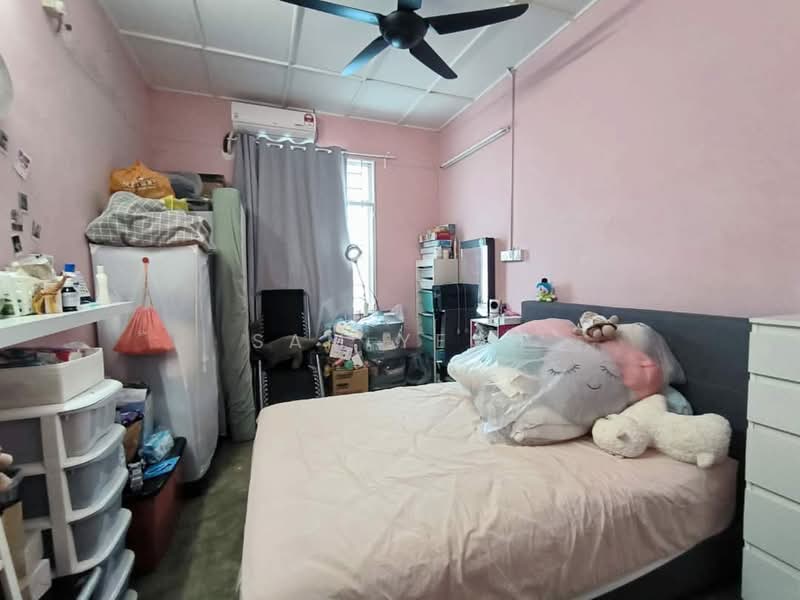 Rumah Teres 2-Tingkat untuk Dijual di Gelugor (Penang) - Sam Yeoh - Bedroom - PropertyGuru.com.my