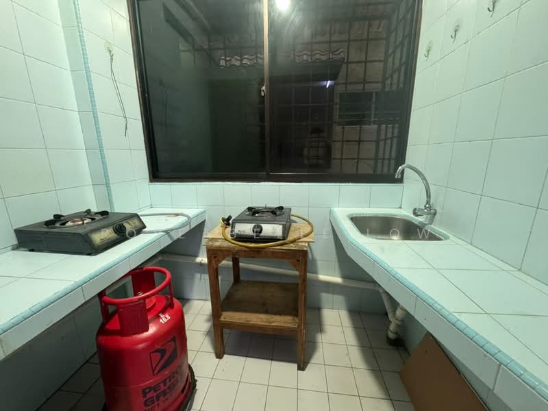 Kondominium untuk Disewa di Kuchai Brem Park 2 - Roseabelle Low - Kitchen - PropertyGuru.com.my
