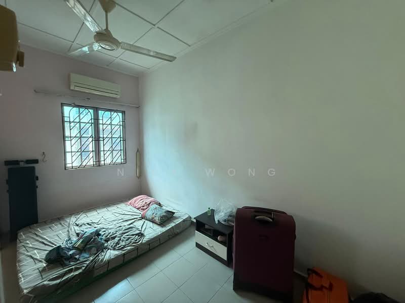 2-storey Terraced House for Sale in Taman Sungai Besi Indah (Seri Kembangan) - Nick Wong - Bedroom - PropertyGuru.com.my