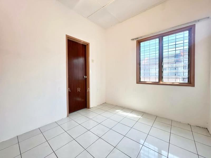 2-storey Terraced House for Sale in Sungai Buloh (Selangor) - Farah Dina - Interior - PropertyGuru.com.my