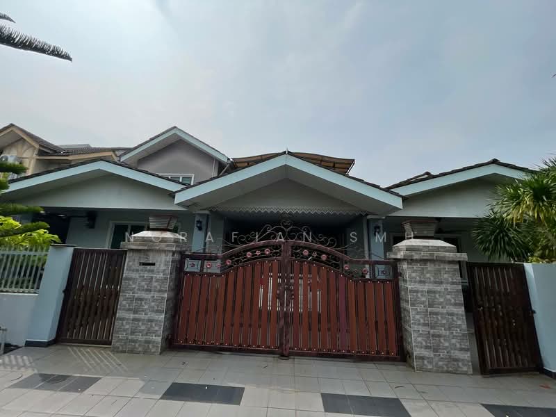 2-storey Terraced House for Sale in Bandar Puncak Alam (Puncak Alam) - Norafian SMH - Exterior - PropertyGuru.com.my