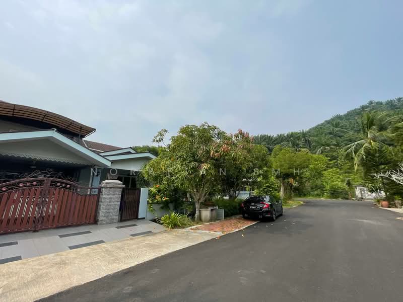 2-storey Terraced House for Sale in Bandar Puncak Alam (Puncak Alam) - Norafian SMH - Exterior - PropertyGuru.com.my