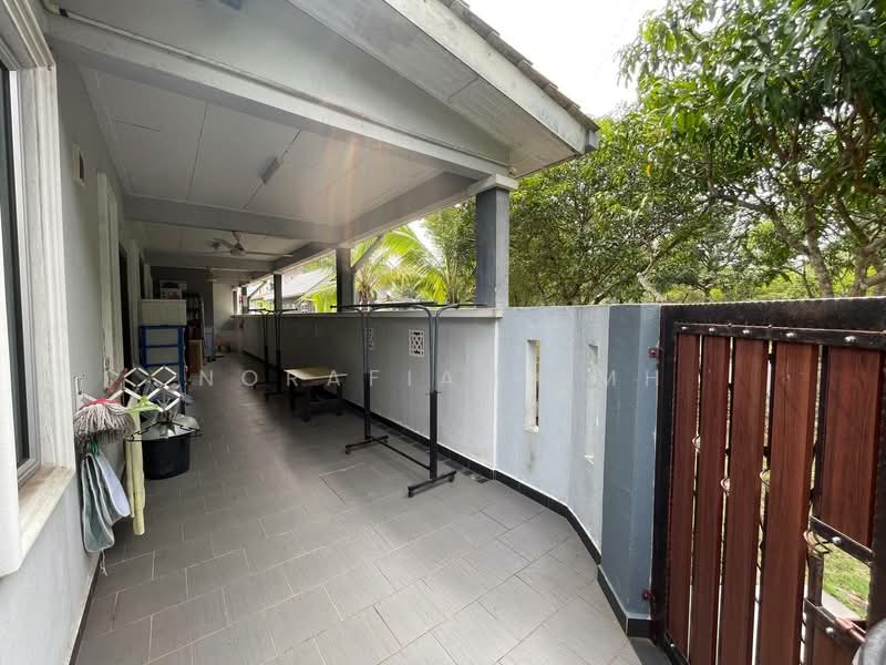 2-storey Terraced House for Sale in Bandar Puncak Alam (Puncak Alam) - Norafian SMH - Exterior - PropertyGuru.com.my