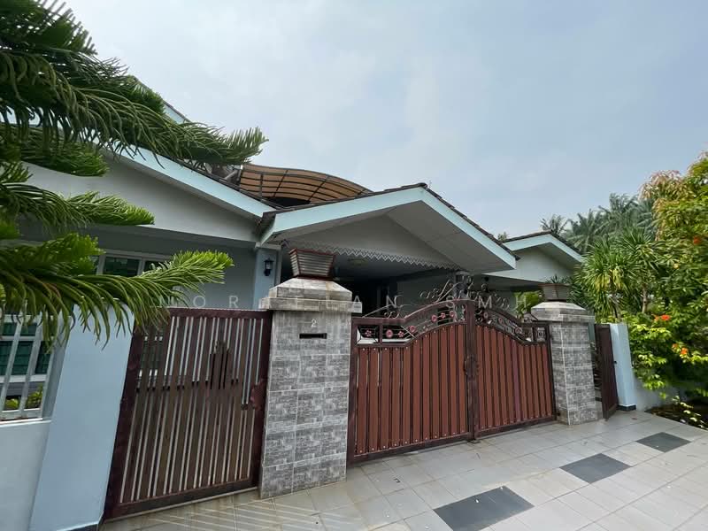 2-storey Terraced House for Sale in Bandar Puncak Alam (Puncak Alam) - Norafian SMH - Exterior - PropertyGuru.com.my